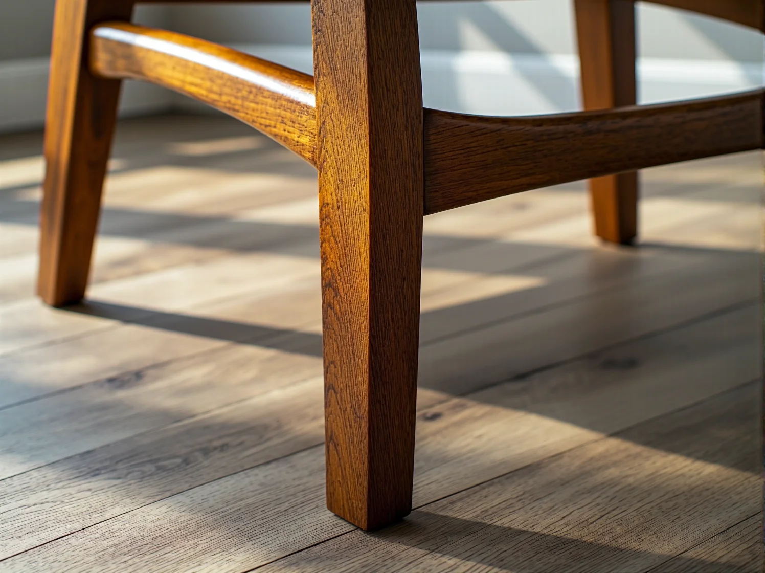 Woskowanie odrestaurowanej komody – profesjonalne zasady zabezpieczania powierzchni.